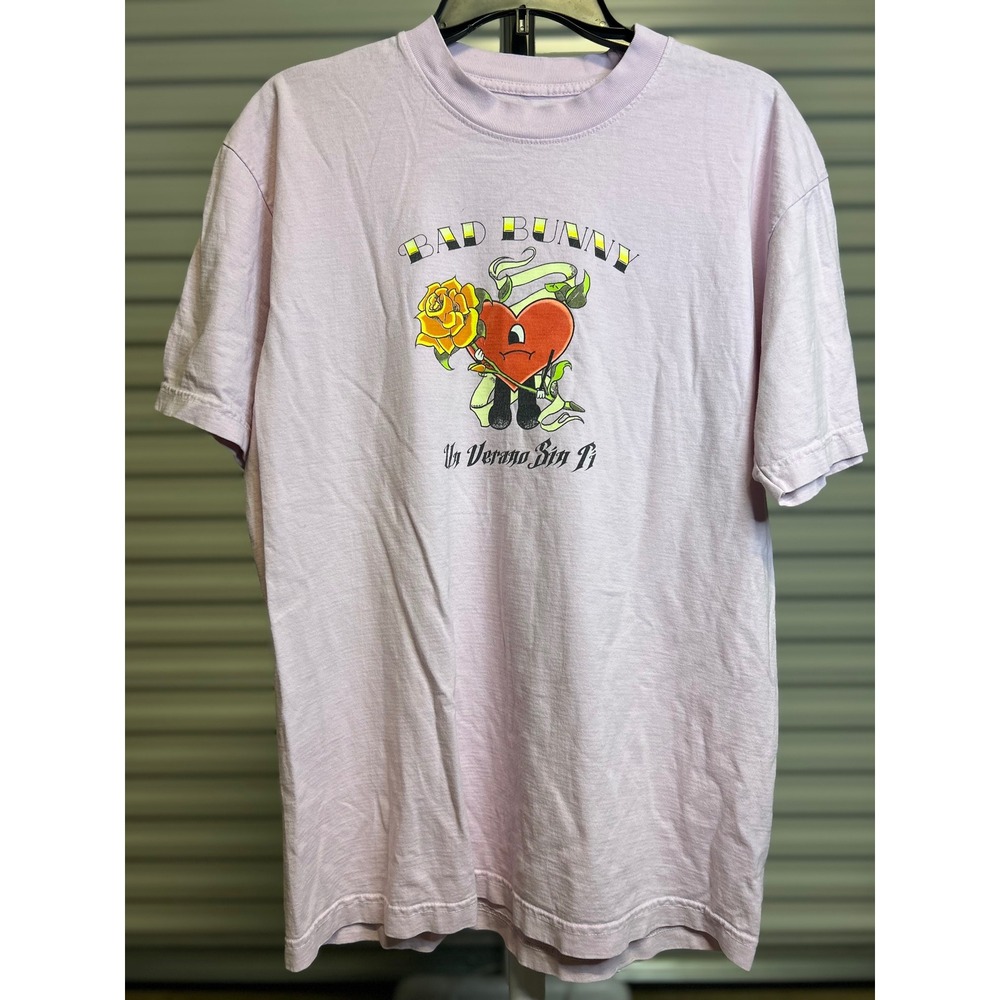 Bad Bunny T-Shirt Unisex L Pink Verano Sin Ti World's Hottest Tour 2022 Graphic